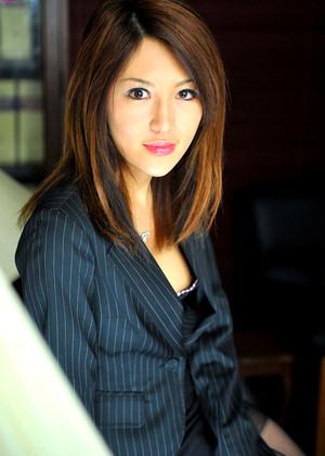 Natsumi Kirishima 